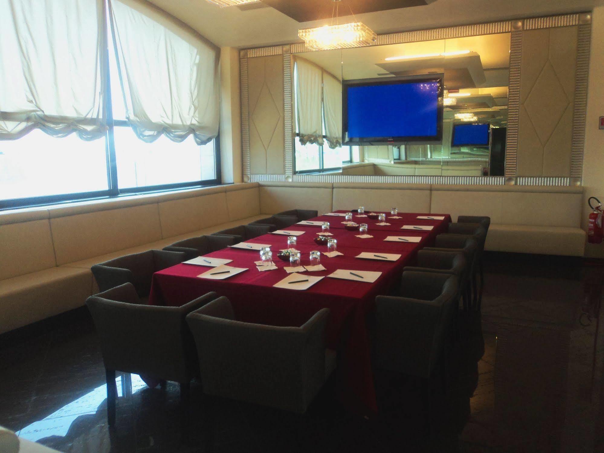 Grand Hotel Duca Di Mantova Sesto San Giovanni Kültér fotó